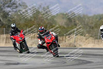 media/Dec-01-2025-Moto Forza (Mon) [[2daa91e15f]]/3-Beginner Group/Session 3 (Turn 3)/